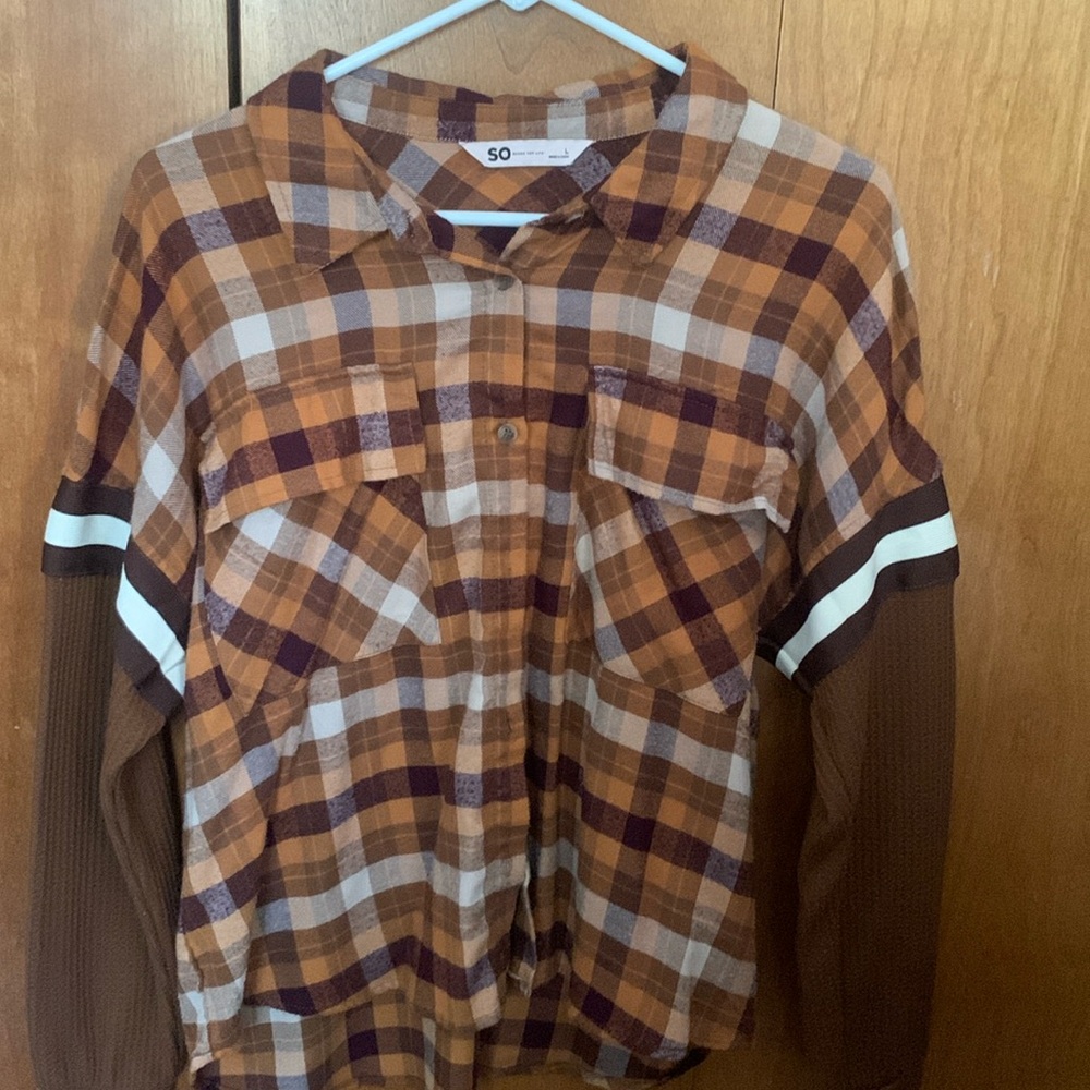 Cute retro checkered pattern flannel!